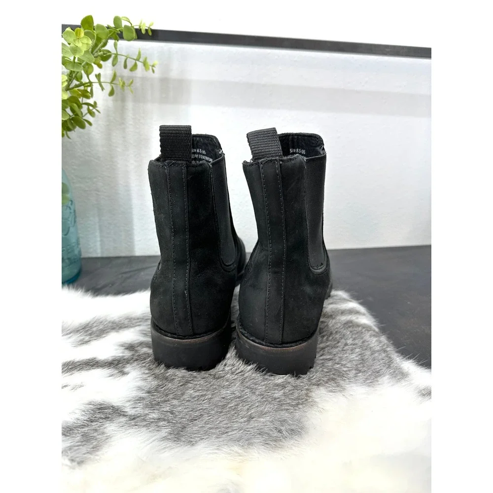 Thursday Everyday Chelsea black leather boot womens 8.5 suede‎ lug sole